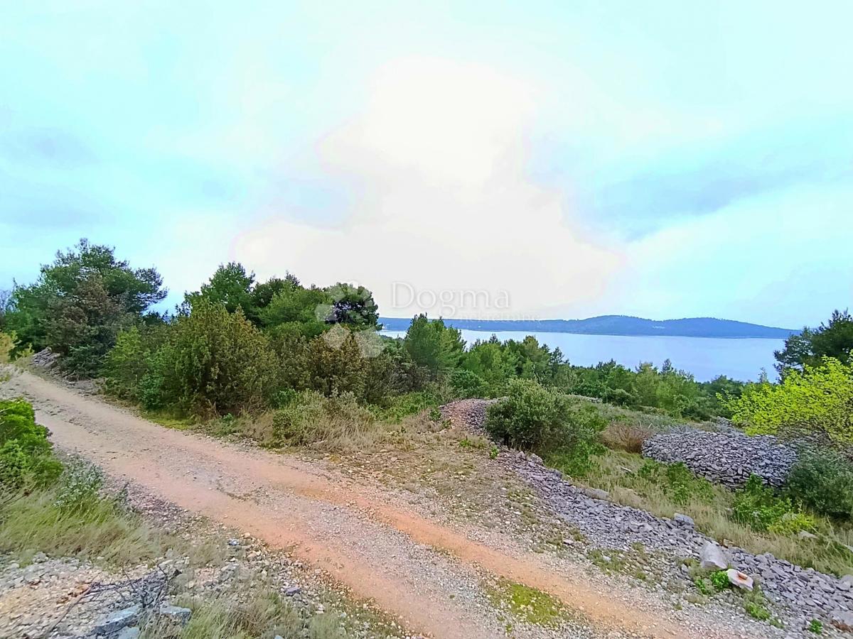 Kmetijsko zemljišče Milna, 3.837m2