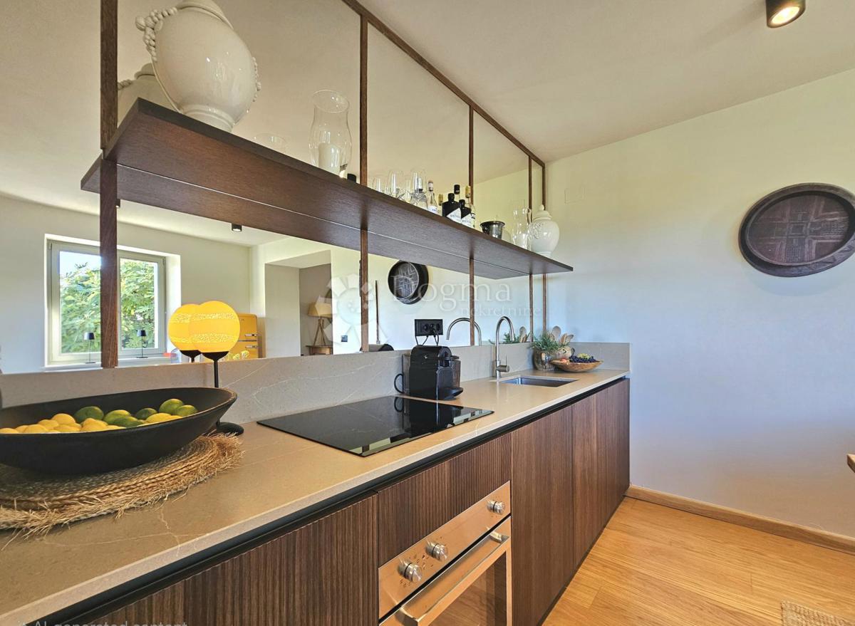 Eleganca, brutalizem in istrska arhitektura s panoramskim razgledom