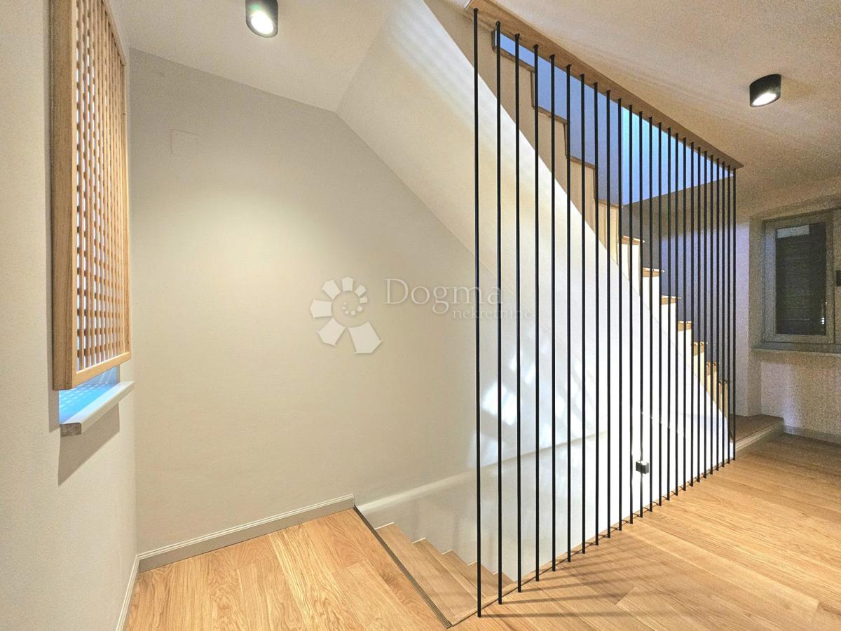 Eleganca, brutalizem in istrska arhitektura s panoramskim razgledom