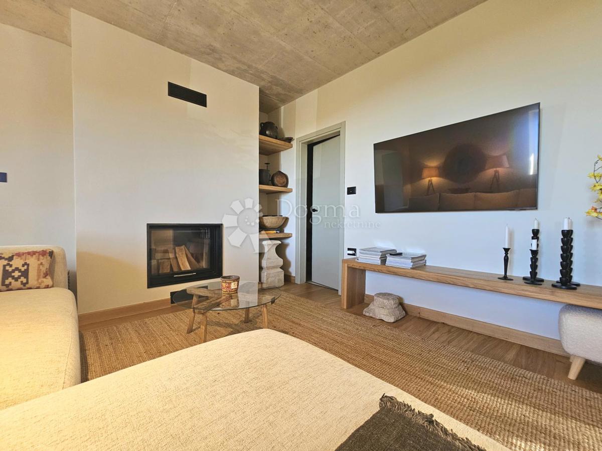 Eleganca, brutalizem in istrska arhitektura s panoramskim razgledom