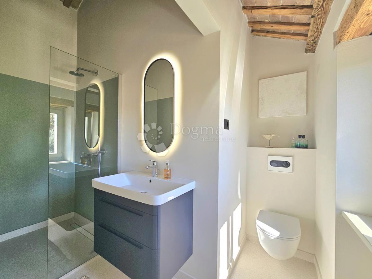 Eleganca, brutalizem in istrska arhitektura s panoramskim razgledom