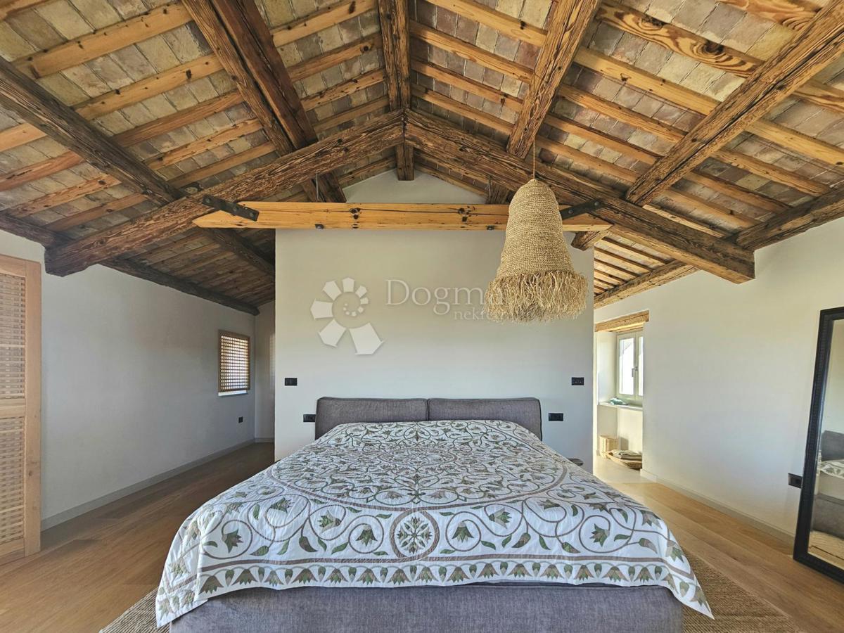 Eleganca, brutalizem in istrska arhitektura s panoramskim razgledom