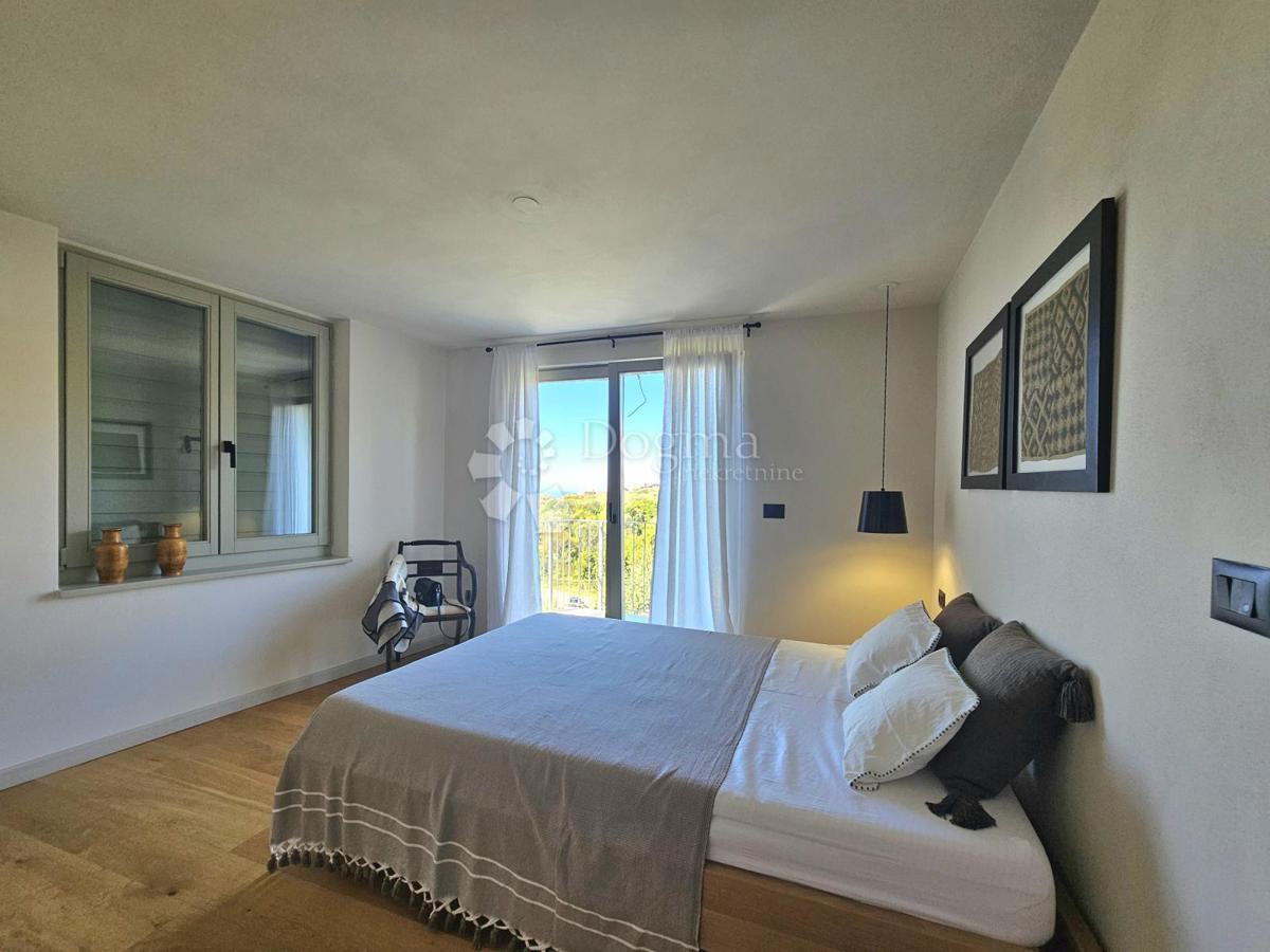 Eleganca, brutalizem in istrska arhitektura s panoramskim razgledom