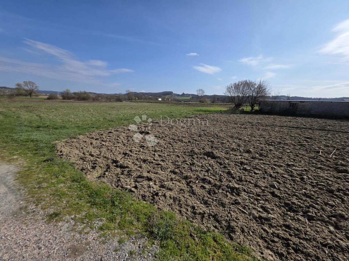 Zazidljivo zemljišče Štrucljevo, Sveti Križ Začretje, 1.248m2