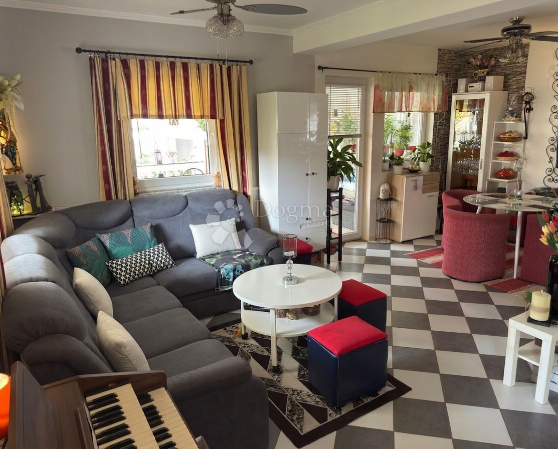 Hiša Privlaka, 300m2