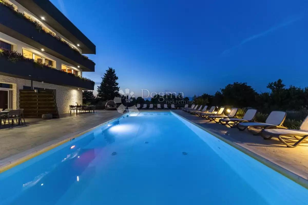 Hiša Žerava, Nin, 594m2