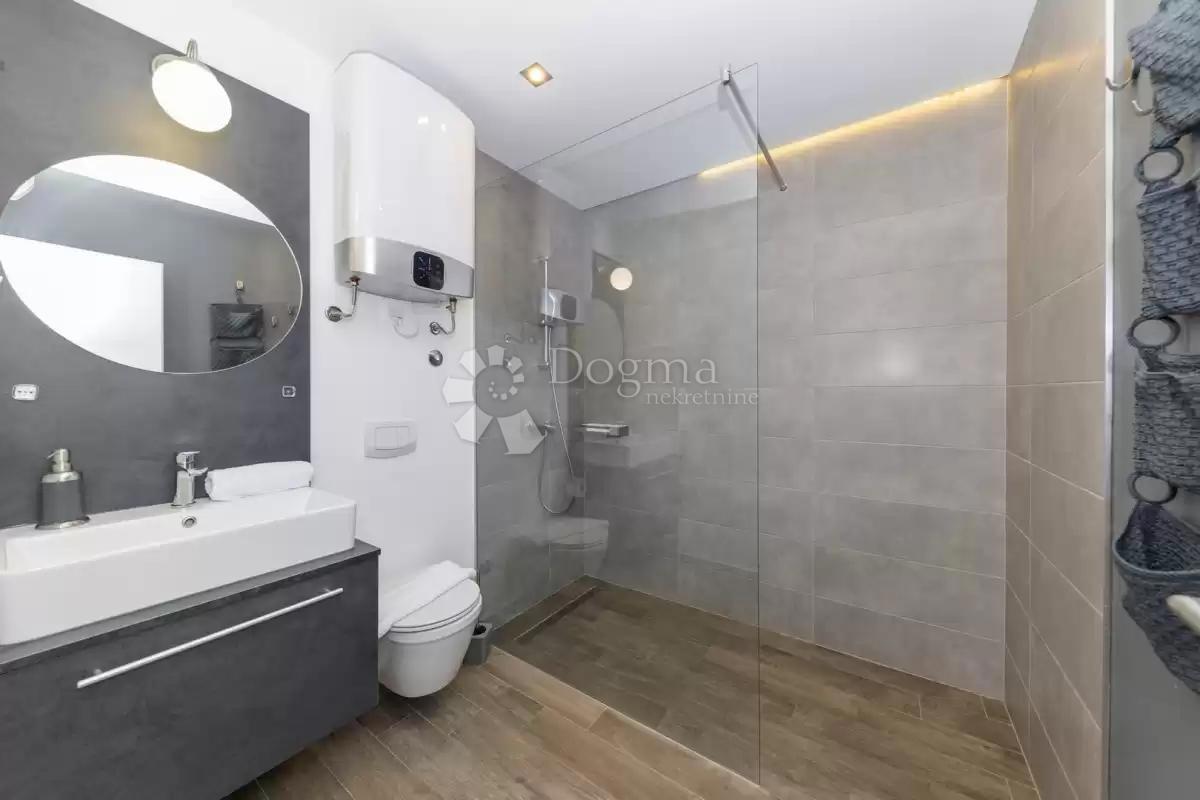 Hiša Žerava, Nin, 594m2