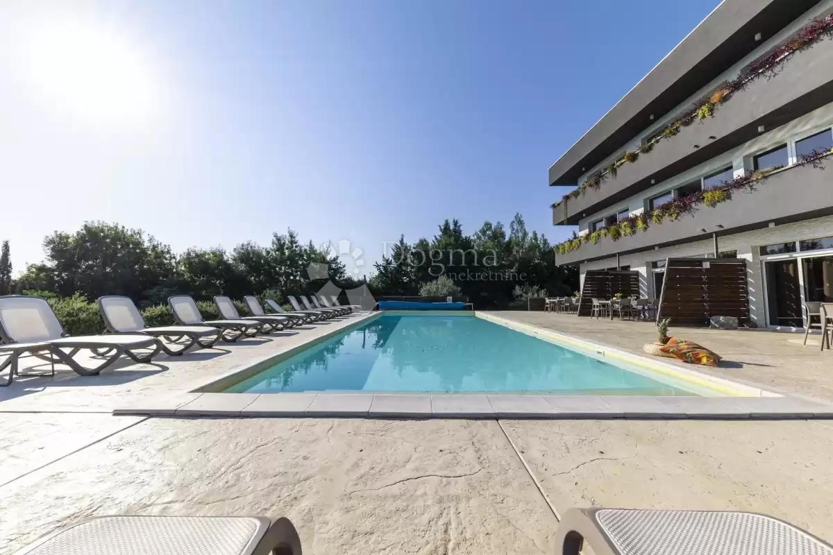 Hiša Žerava, Nin, 594m2