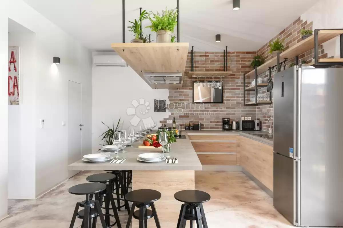 Hiša Žerava, Nin, 594m2