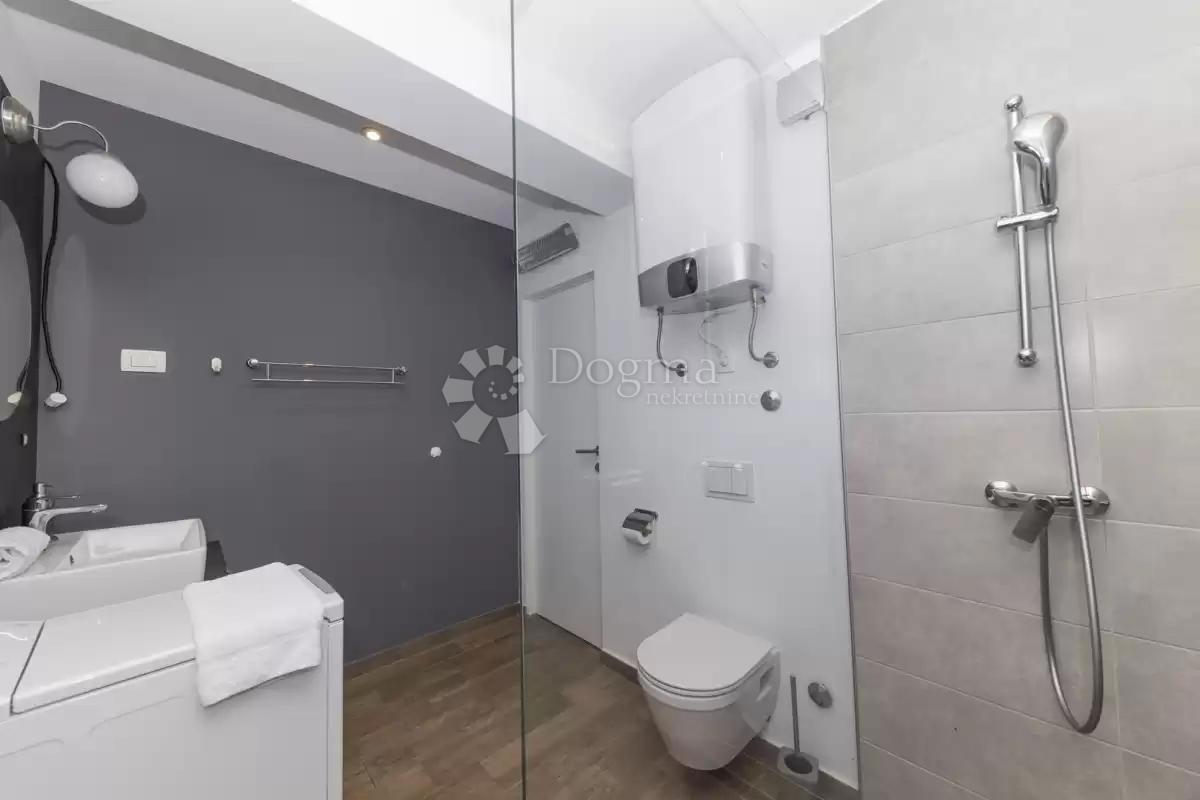 Hiša Žerava, Nin, 594m2