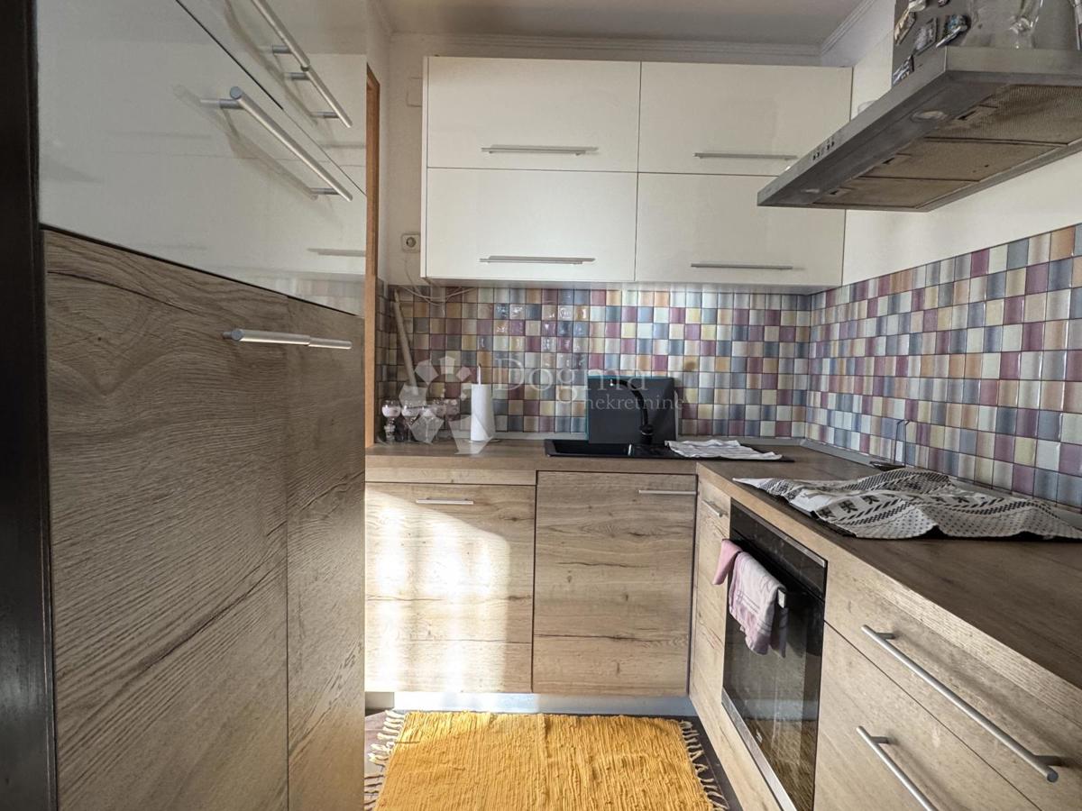 Hiša Hajdine, Vrbovsko, 294m2