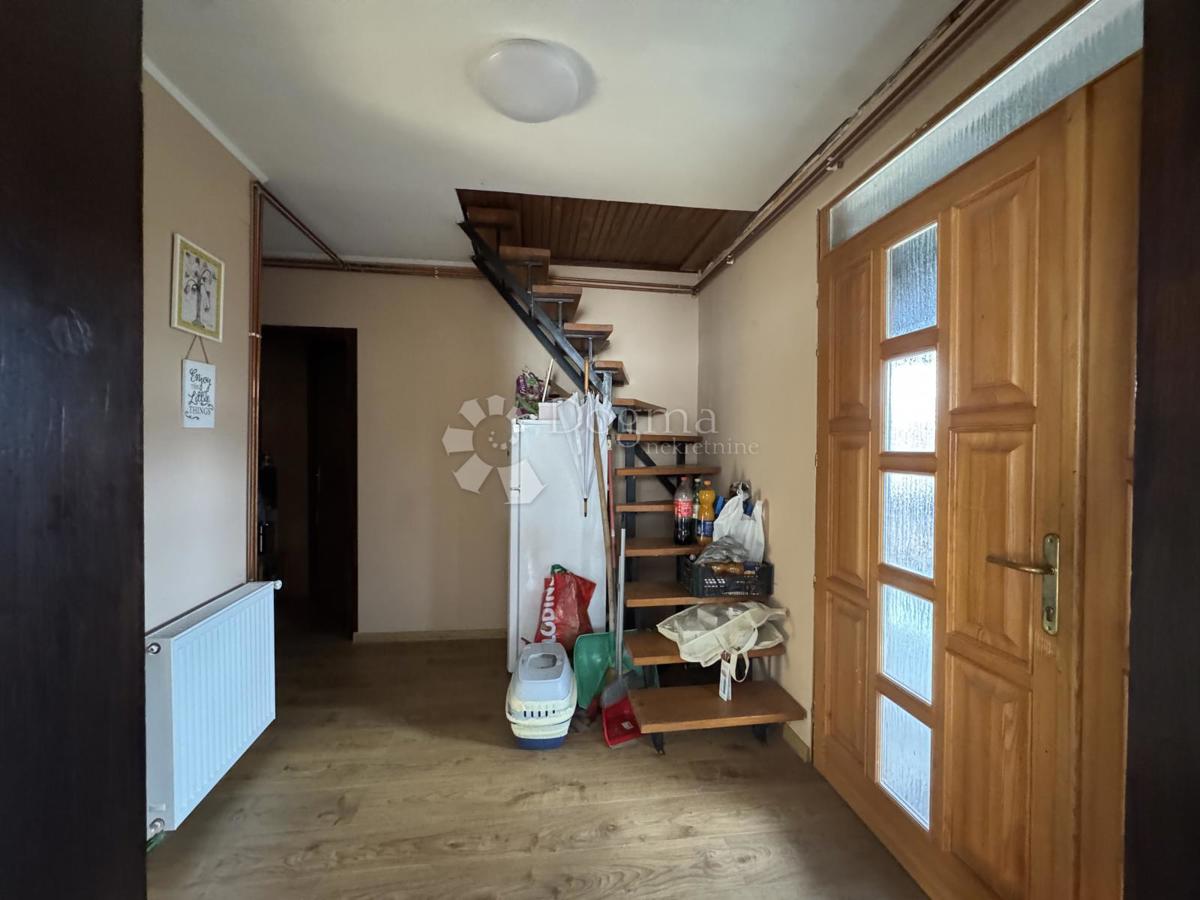 Hiša Hajdine, Vrbovsko, 294m2