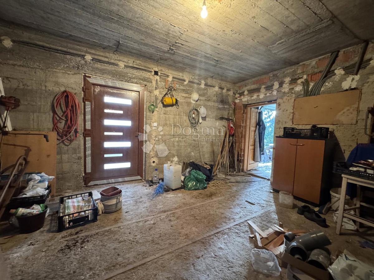 Hiša Hajdine, Vrbovsko, 294m2