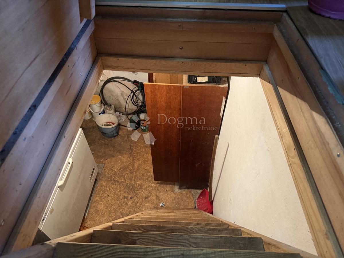 Hiša Hajdine, Vrbovsko, 294m2