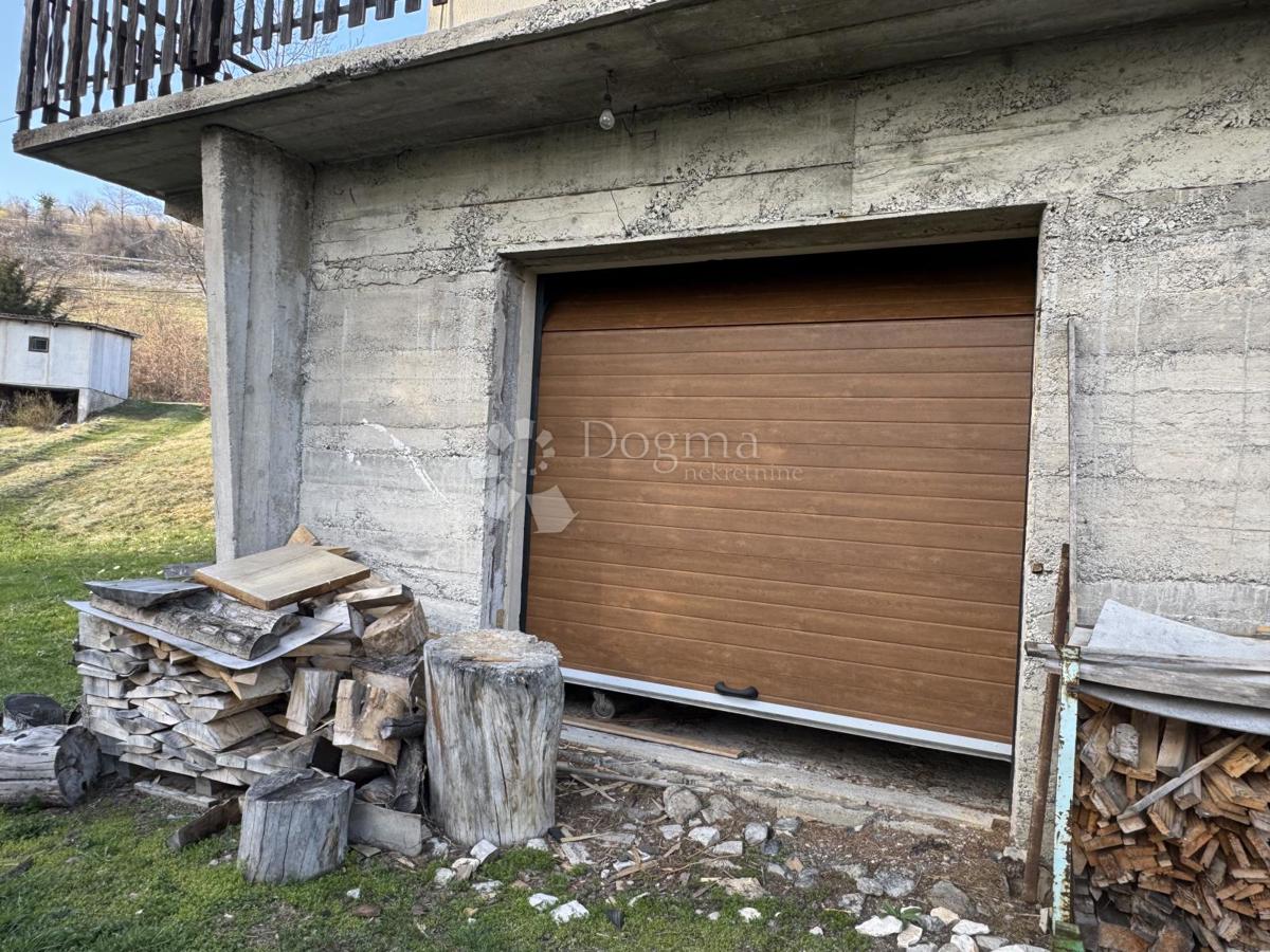 Hiša Hajdine, Vrbovsko, 294m2