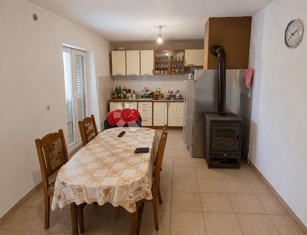 Hiša Žrnovnica, Split - Okolica, 466,37m2