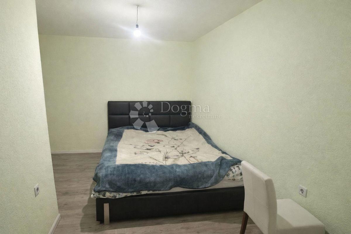 Hiša Žrnovnica, Split - Okolica, 466,37m2