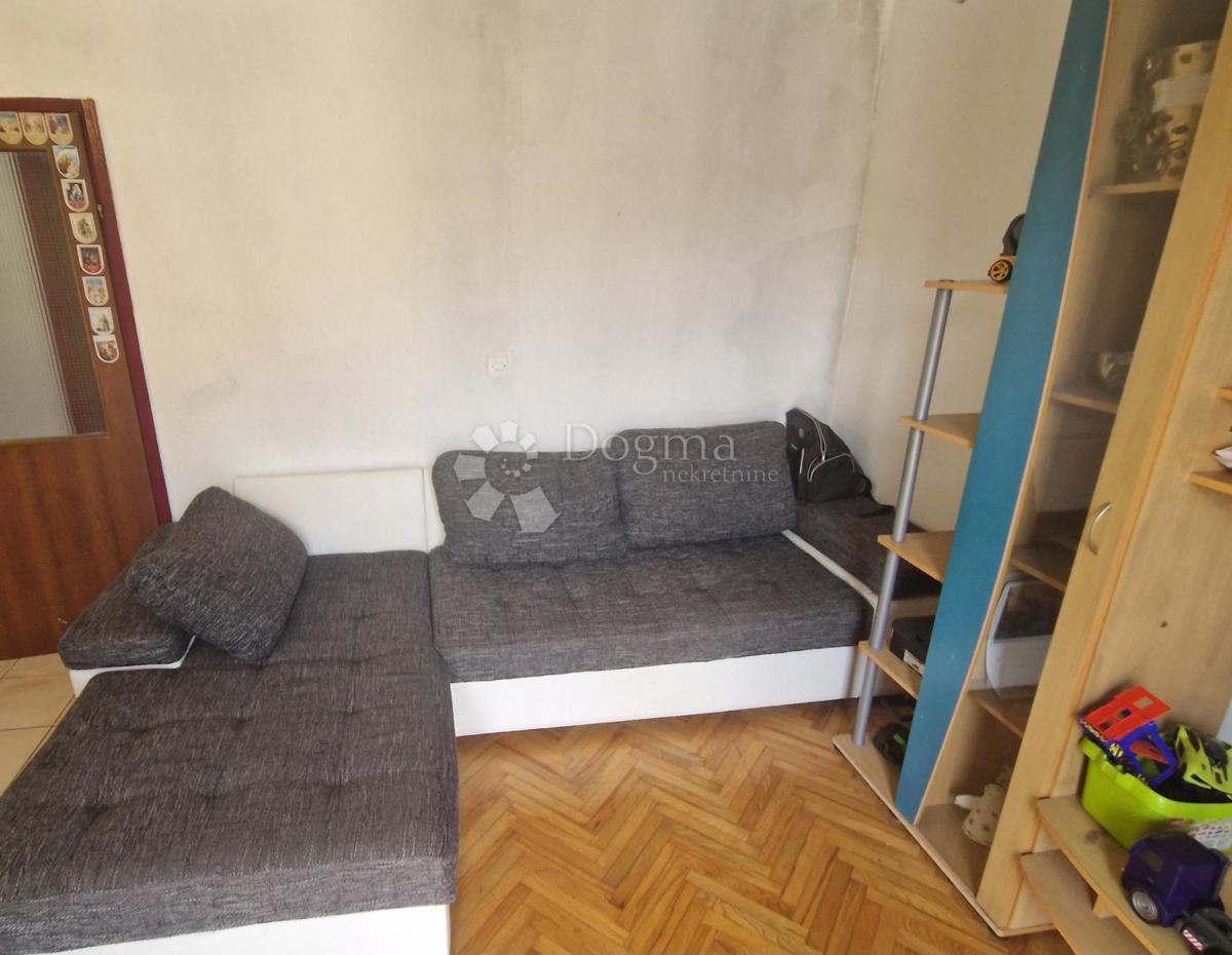 Hiša Žrnovnica, Split - Okolica, 466,37m2