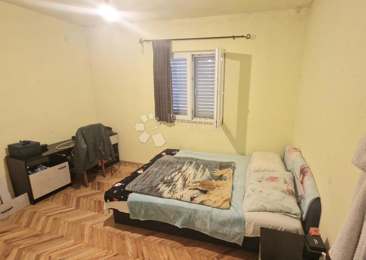 Hiša Žrnovnica, Split - Okolica, 466,37m2