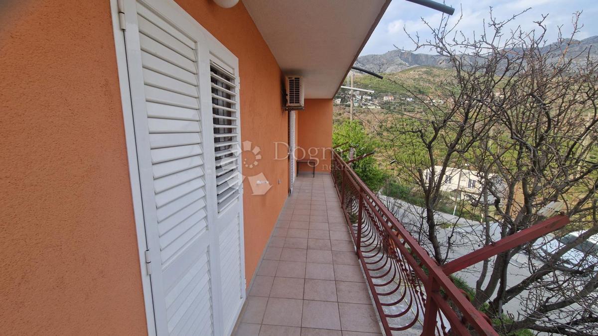 Hiša Žrnovnica, Split - Okolica, 466,37m2