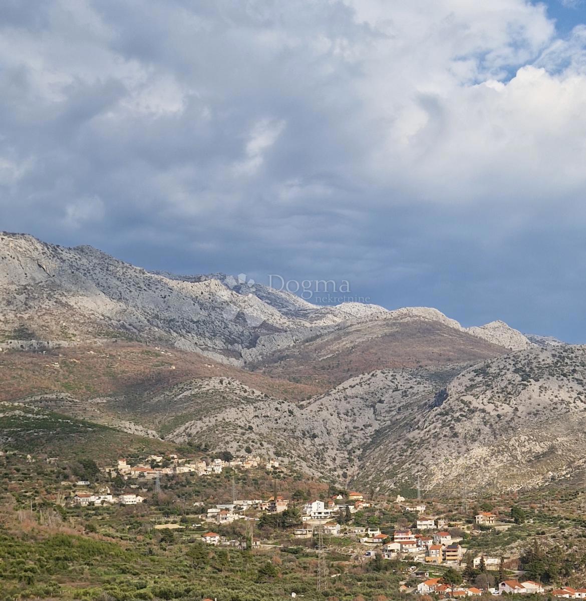 Hiša Žrnovnica, Split - Okolica, 466,37m2