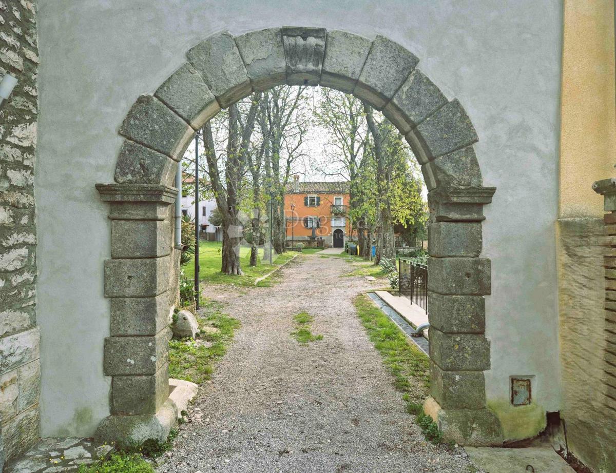 Hiša Martinski, Sveta Nedelja, 525m2