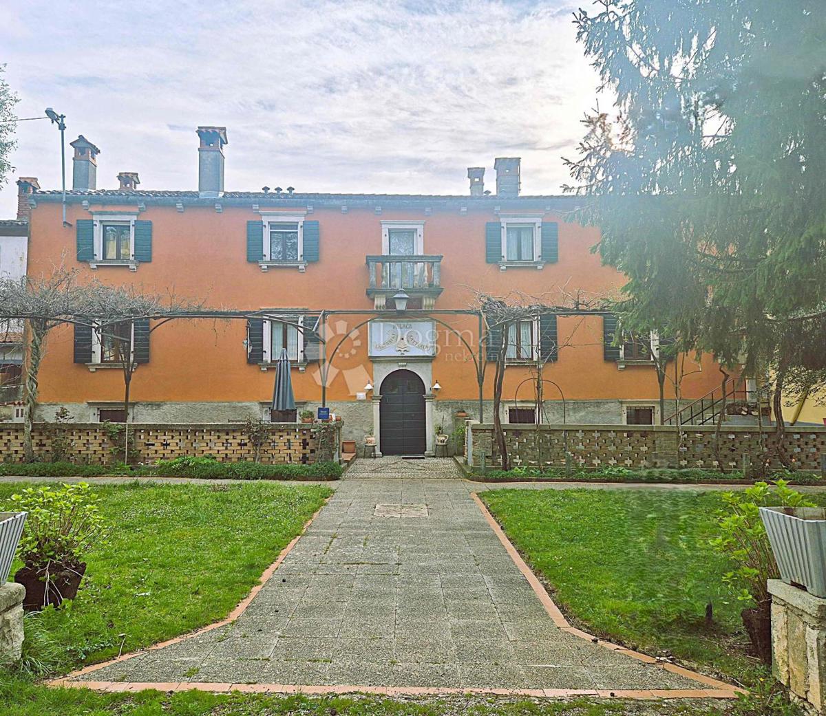 Hiša Martinski, Sveta Nedelja, 525m2