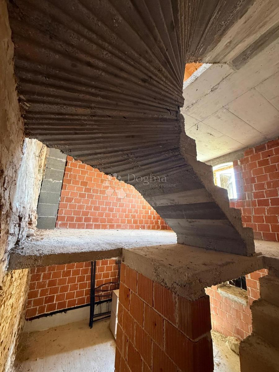 Hiša Orbanići, Marčana, 335m2