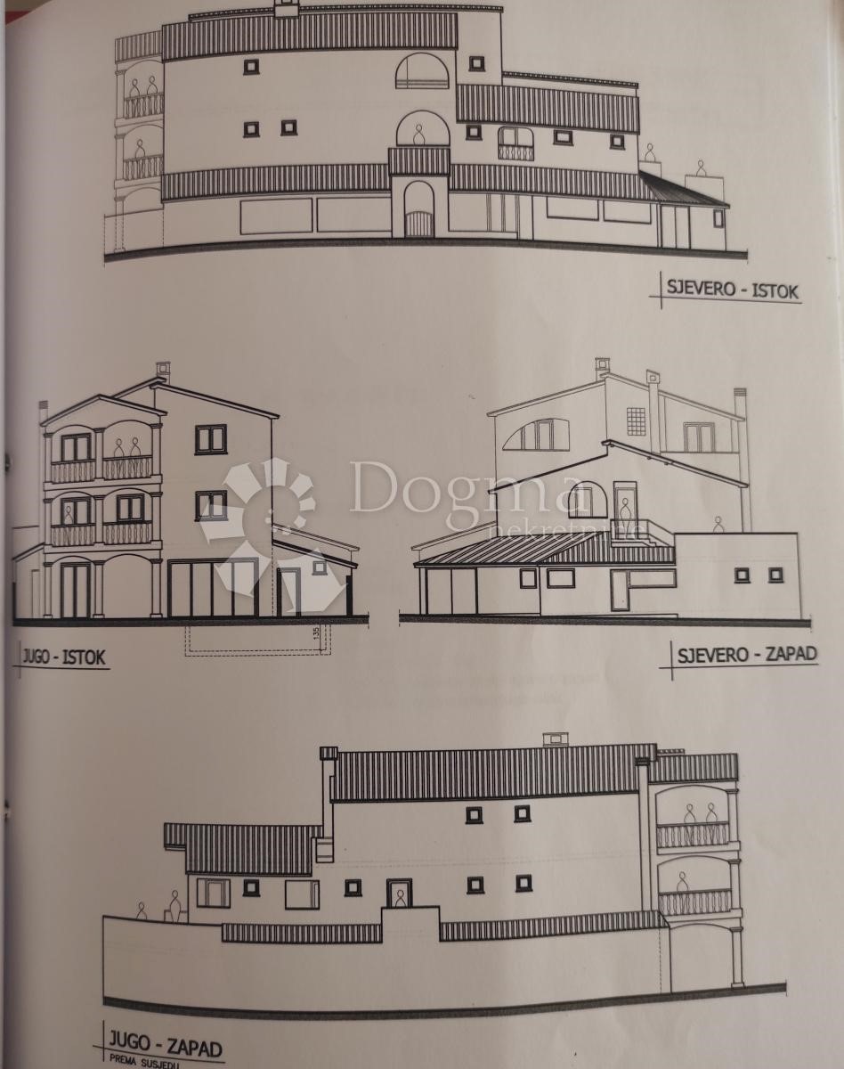 Stanovanje Peroj, Vodnjan, 200m2