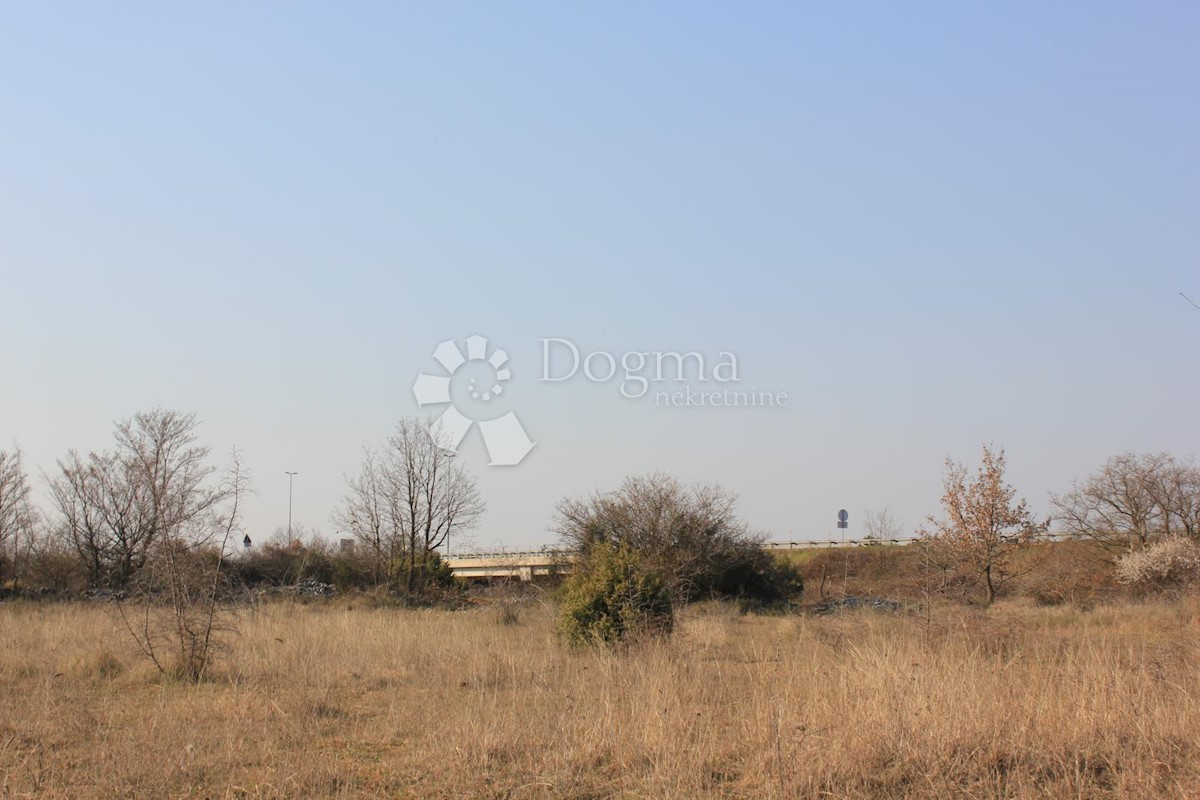 Zemljišče Gajana, Vodnjan, 11.473m2