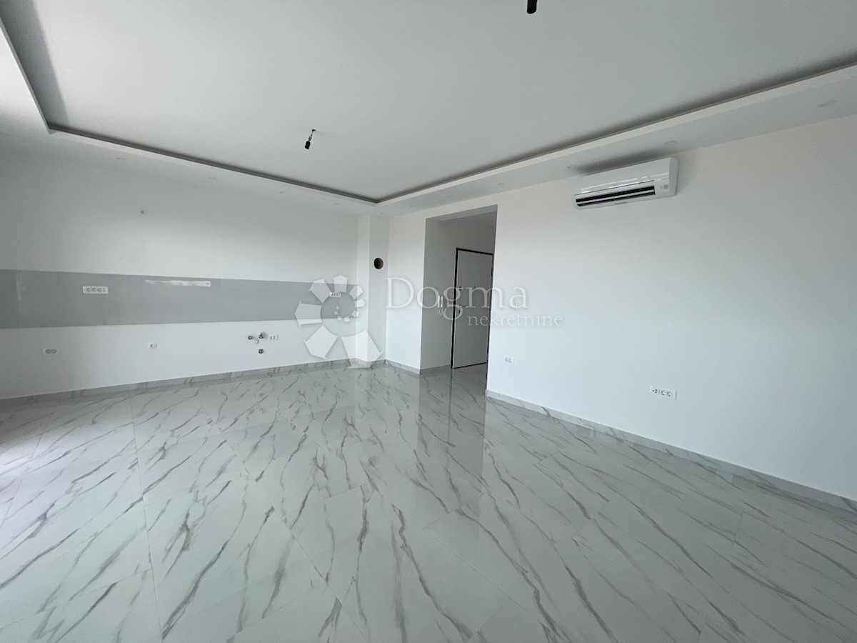 Stanovanje Malinska, Malinska-Dubašnica, 145m2