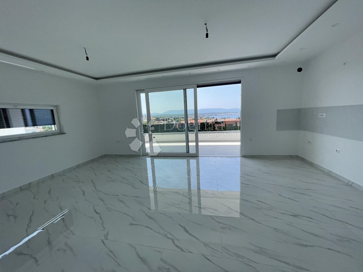 Stanovanje Malinska, Malinska-Dubašnica, 145m2