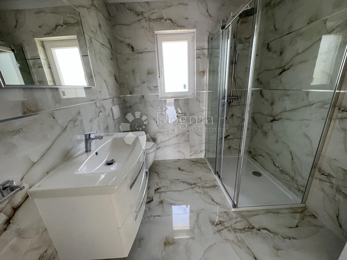 Stanovanje Malinska, Malinska-Dubašnica, 145m2