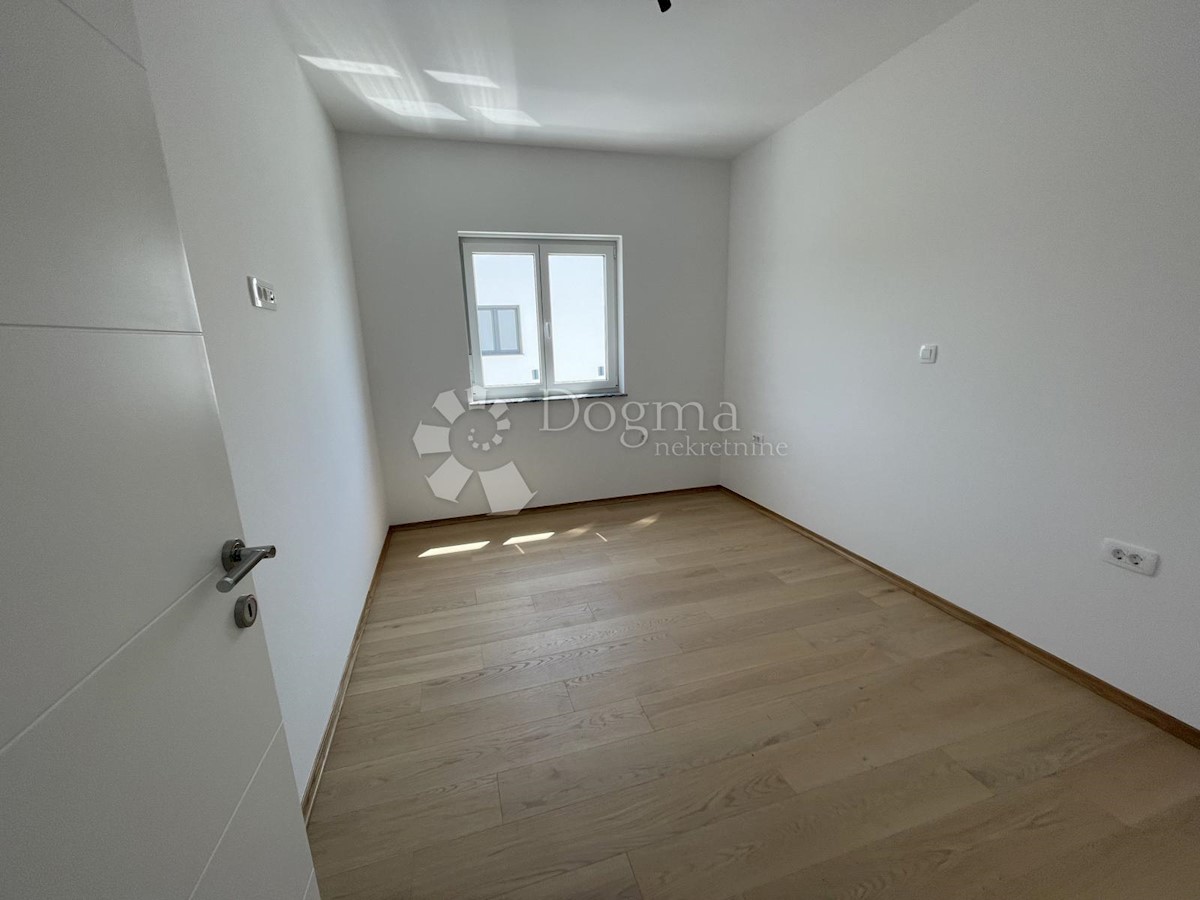Stanovanje Malinska, Malinska-Dubašnica, 145m2