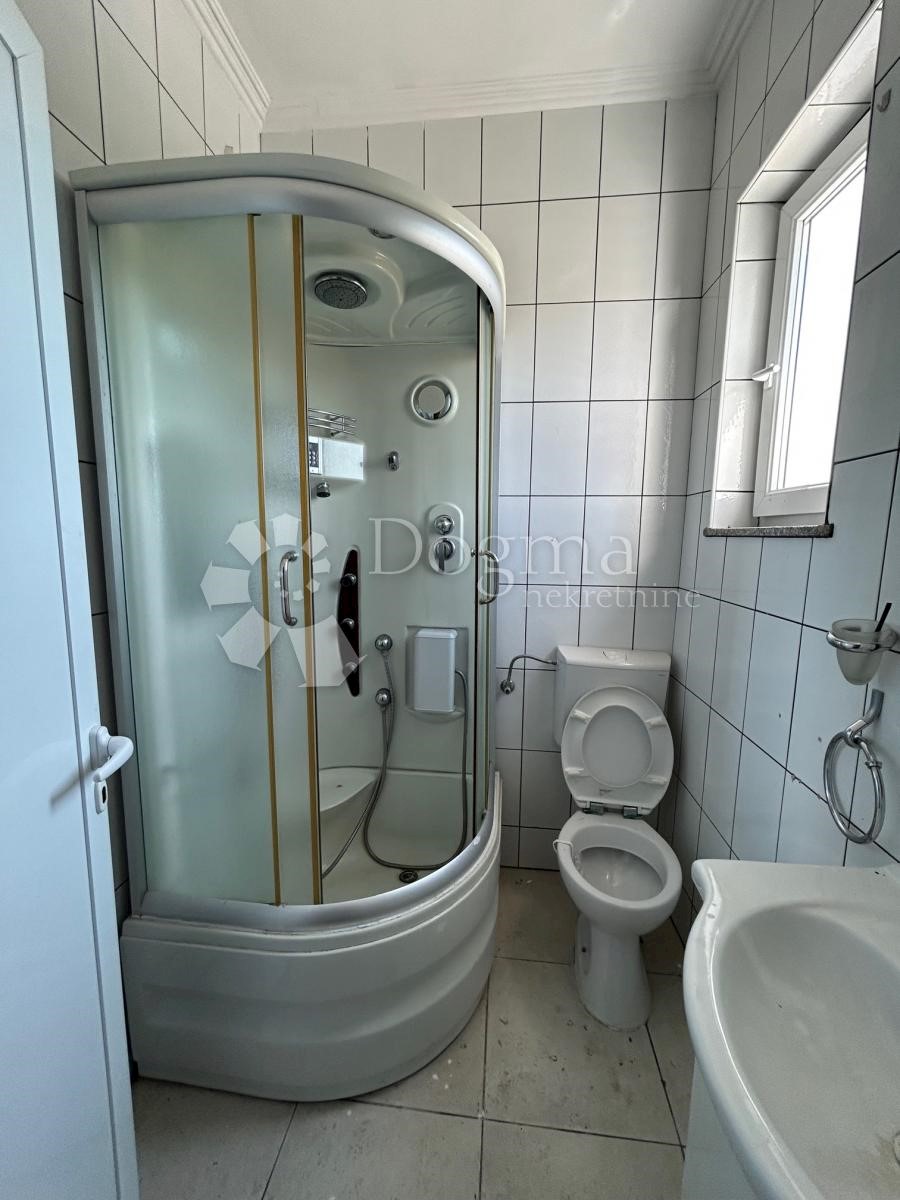 Poslovni prostor Permani, Matulji, 1.800m2