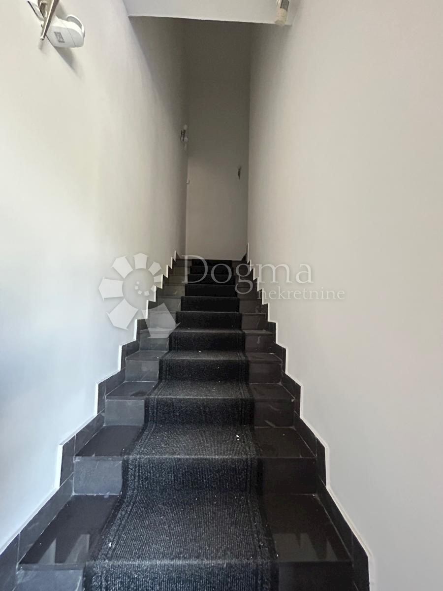 Poslovni prostor Permani, Matulji, 1.800m2