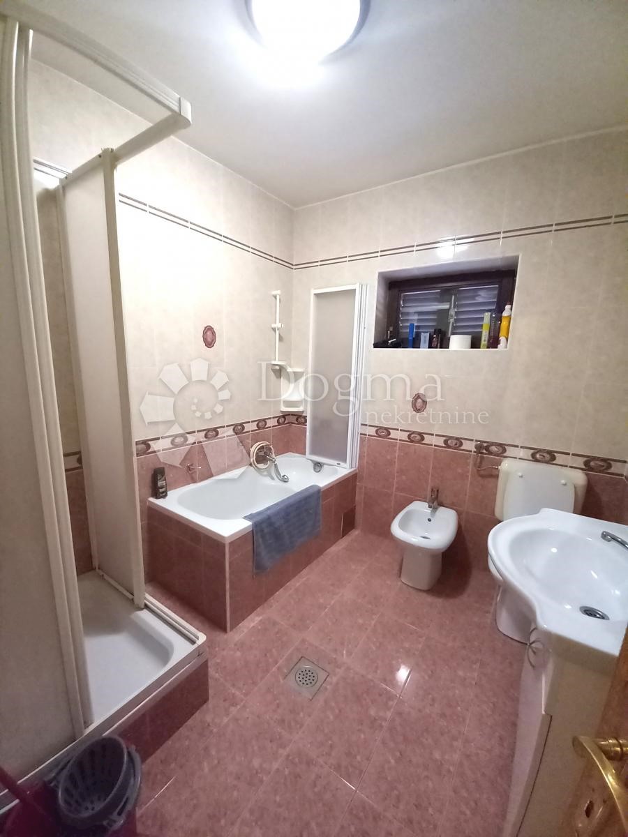 Okolica Reke, Marčelji, nadstropje hiše