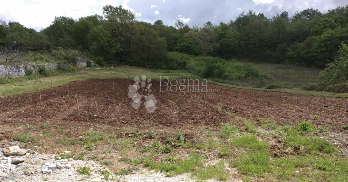 Zemljišče Marići, Kanfanar, 2.275m2