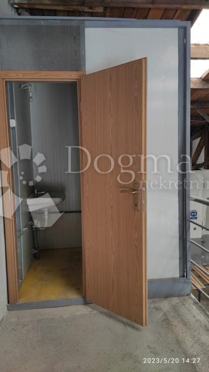 Poslovni prostor Opuzen, 702,90m2