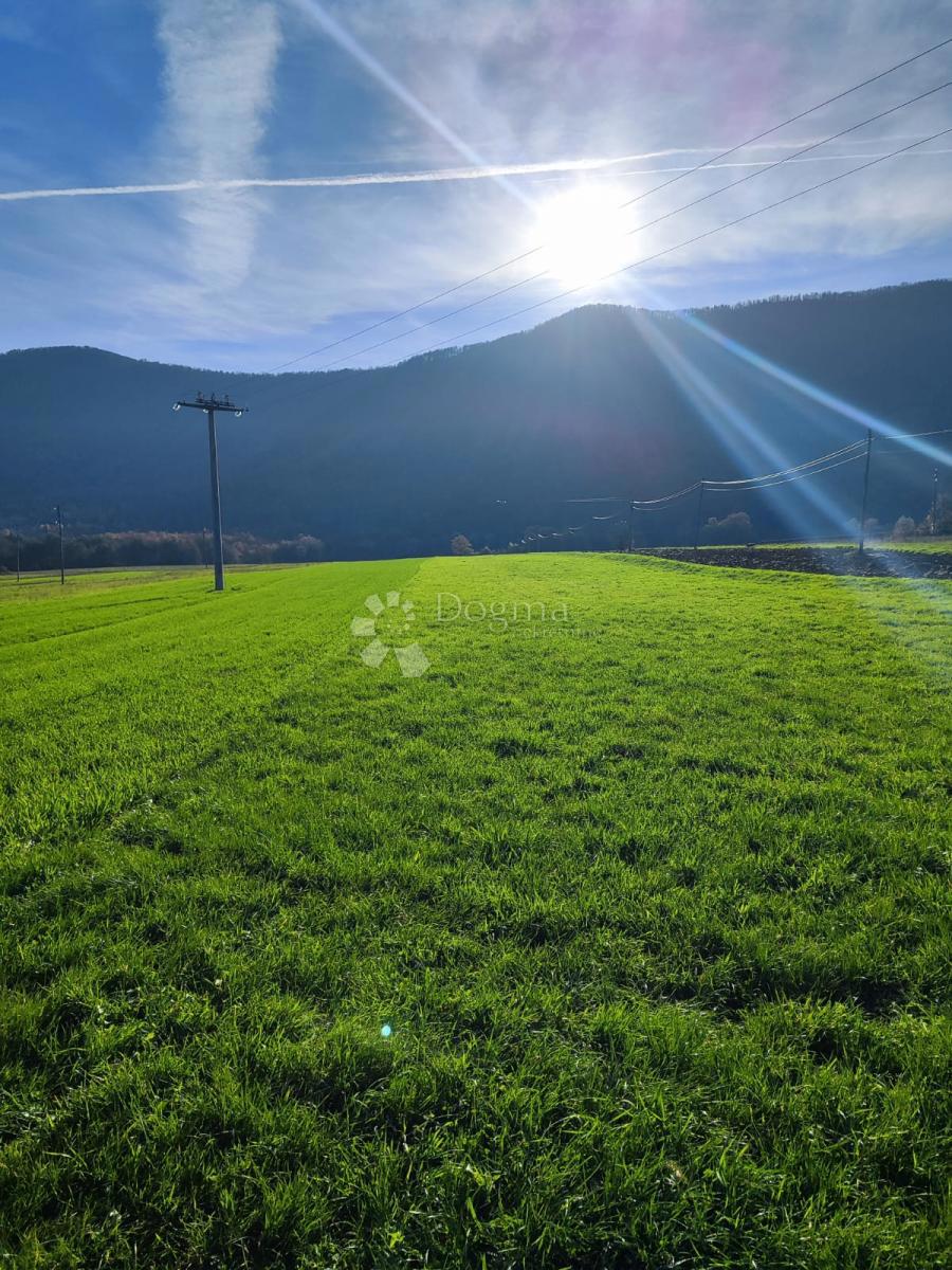 Zemljišče Bužim, Gospić - Okolica, 2.214m2