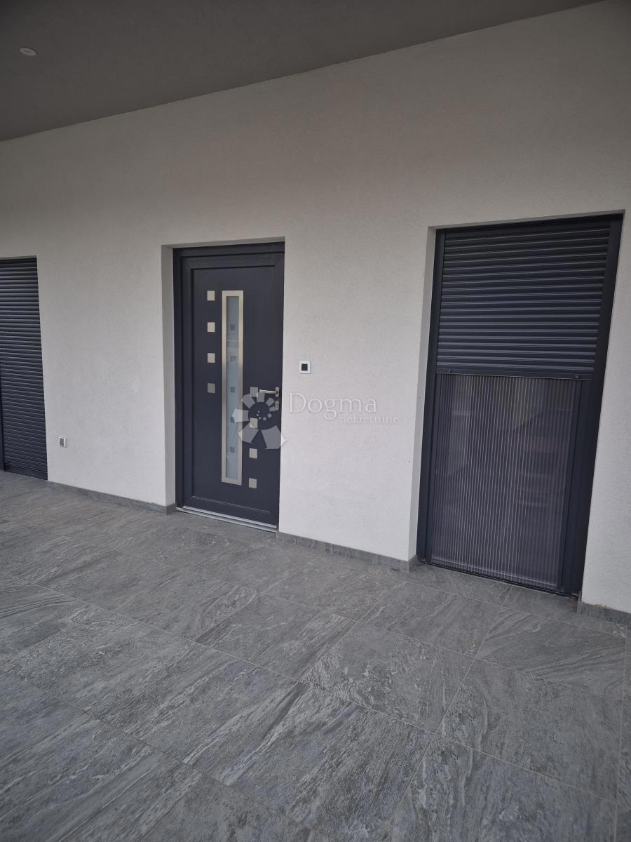 Stanovanje Tribunj, 104m2