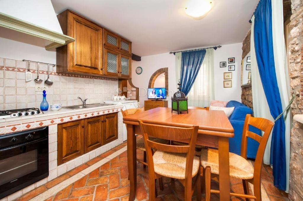 Hiša Rovinj, 200m2