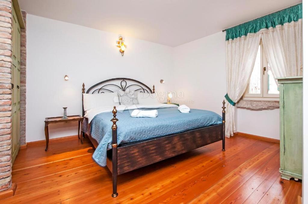 Hiša Rovinj, 200m2