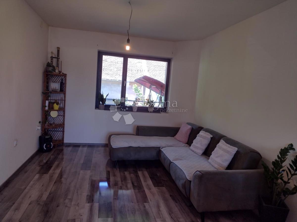 Hiša Glina, 280m2