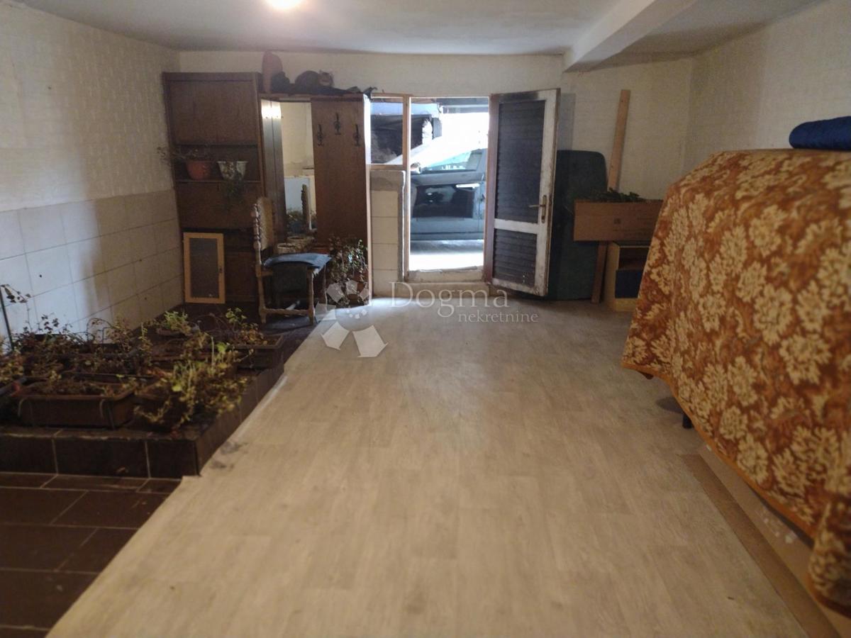 Hiša Glina, 280m2