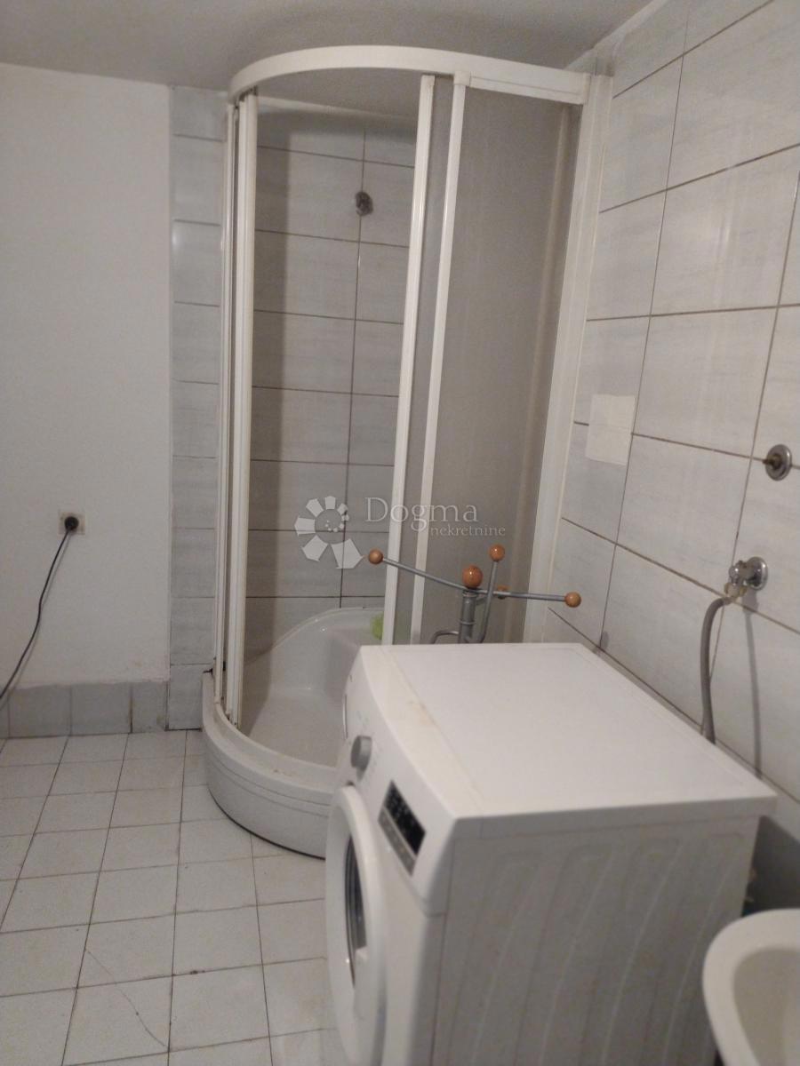 Hiša Glina, 280m2