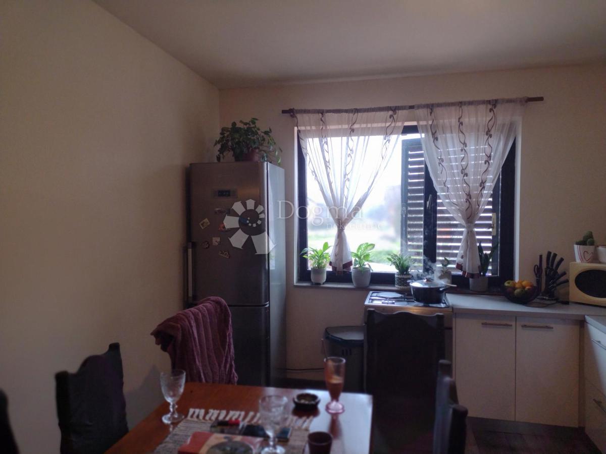 Hiša Glina, 280m2