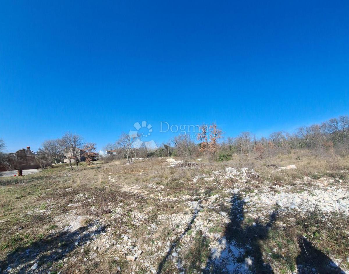 Zazidljivo zemljišče Labin, 761m2
