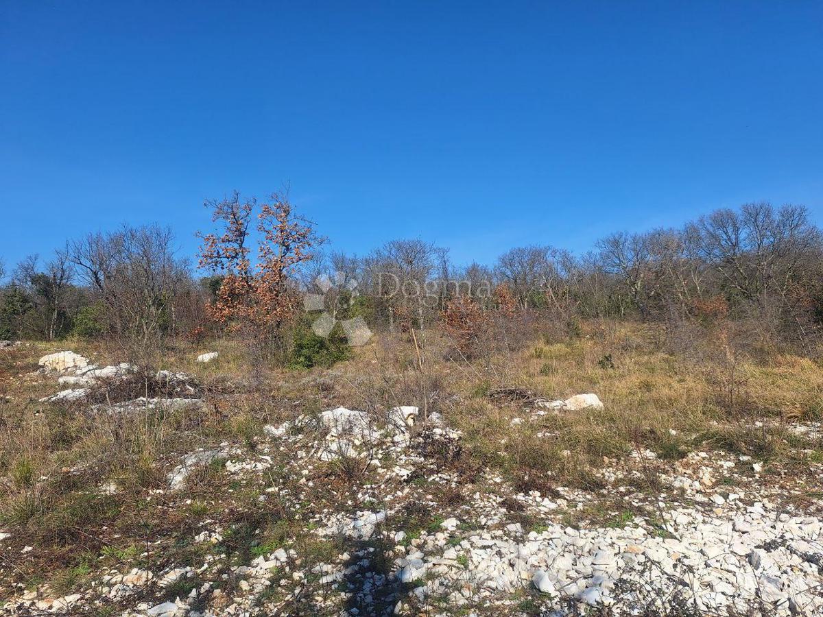 Zazidljivo zemljišče Labin, 761m2