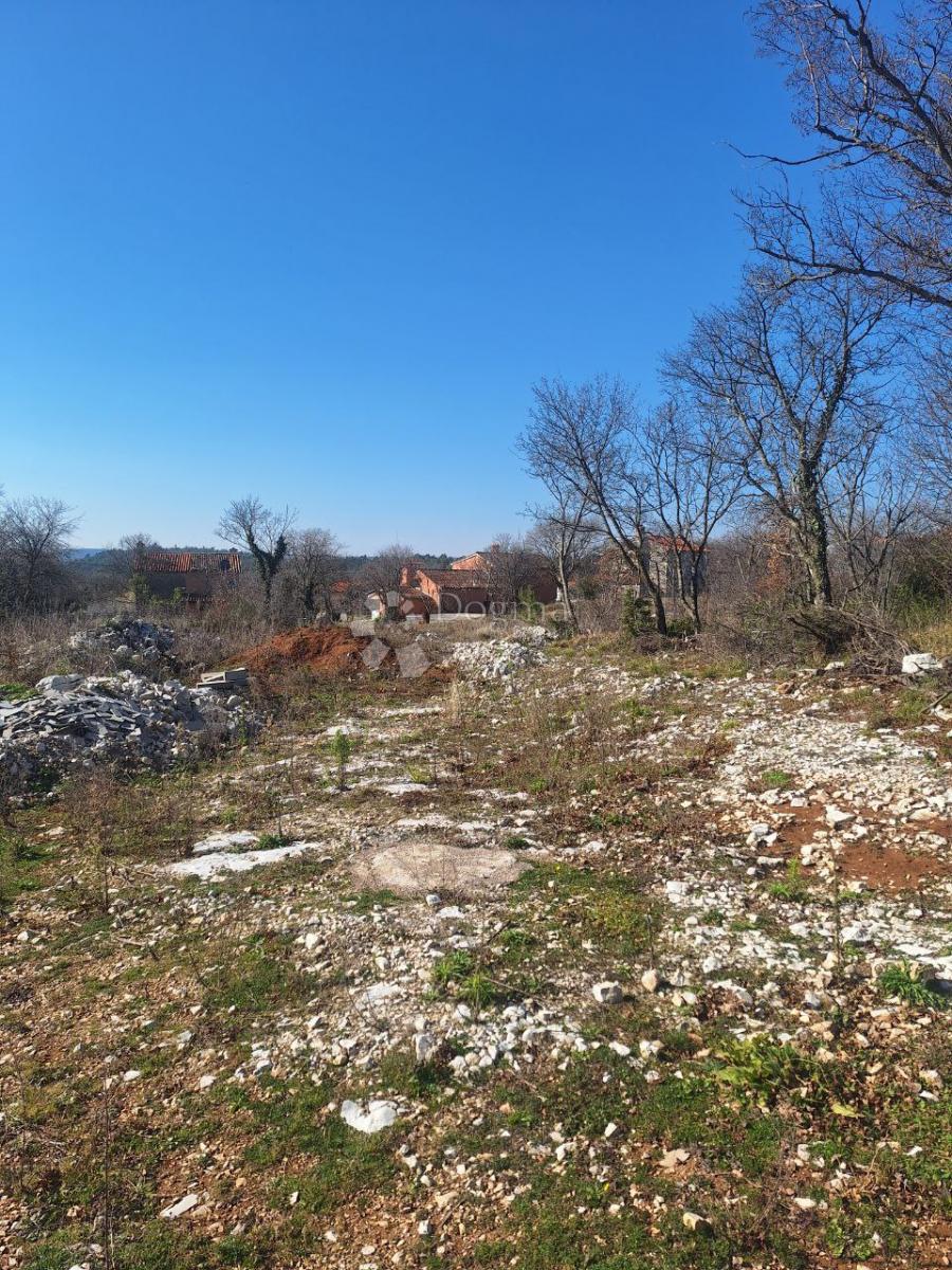 Zazidljivo zemljišče Labin, 761m2